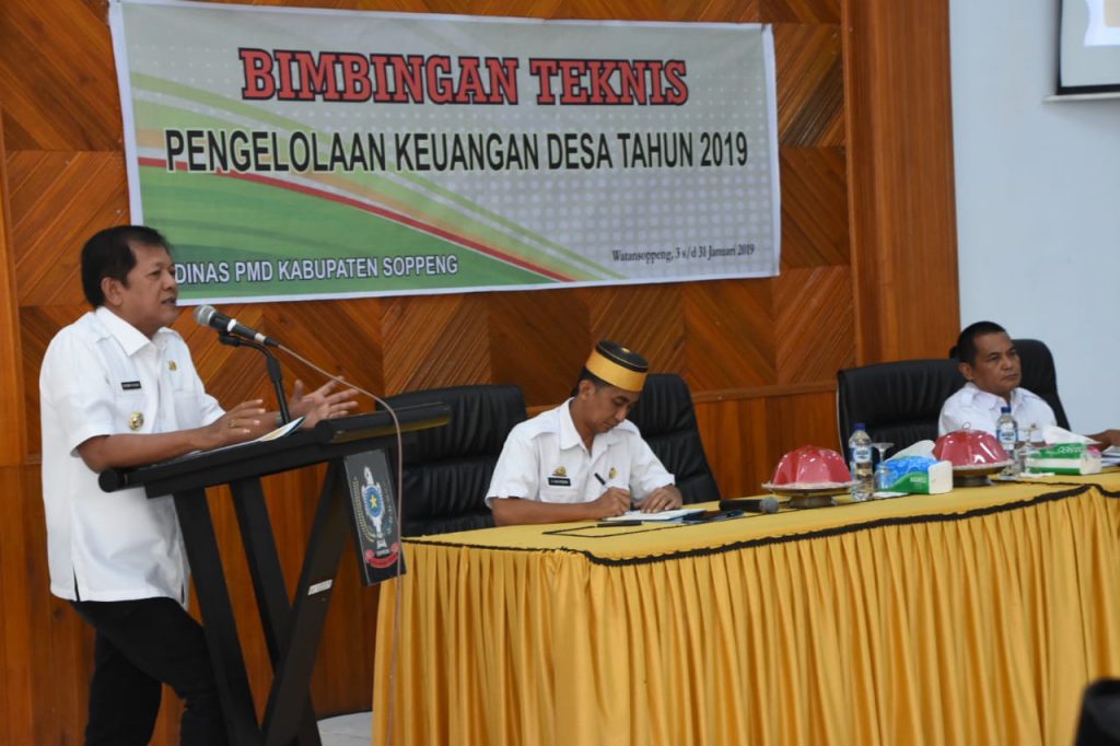 Bupati Mengharapkan Pengelolaan Keuangan Desa di Soppeng Harus Dijalankan Sesuai Dengan Aturan